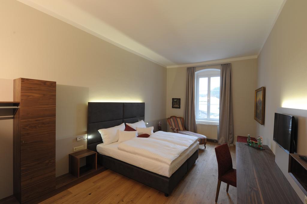 Eee Hotel Perg Номер фото