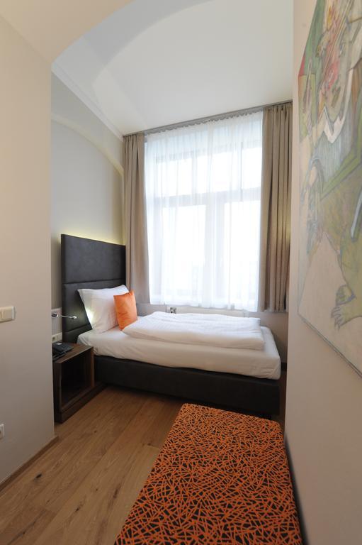 Eee Hotel Perg Номер фото