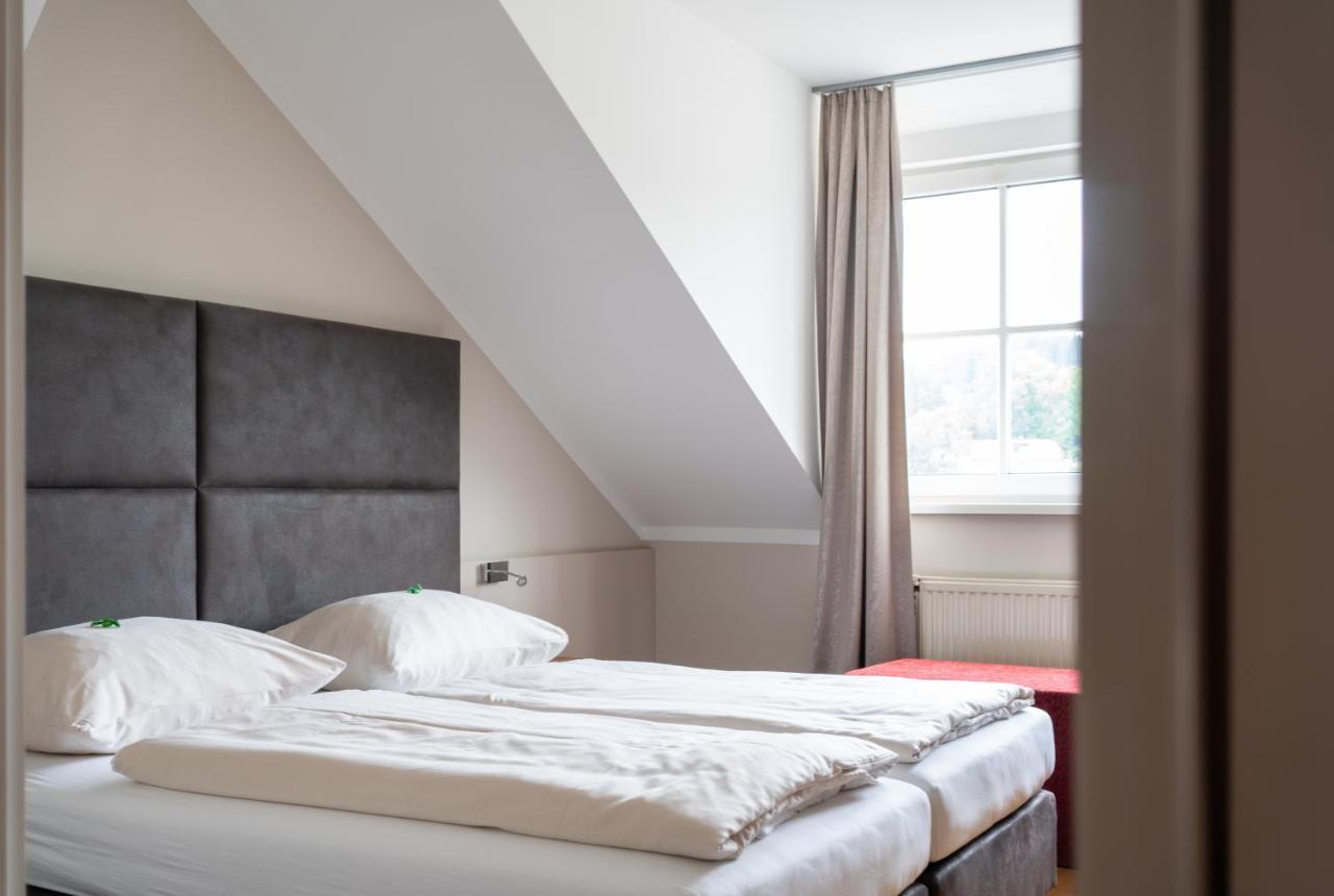 Eee Hotel Perg Екстер'єр фото