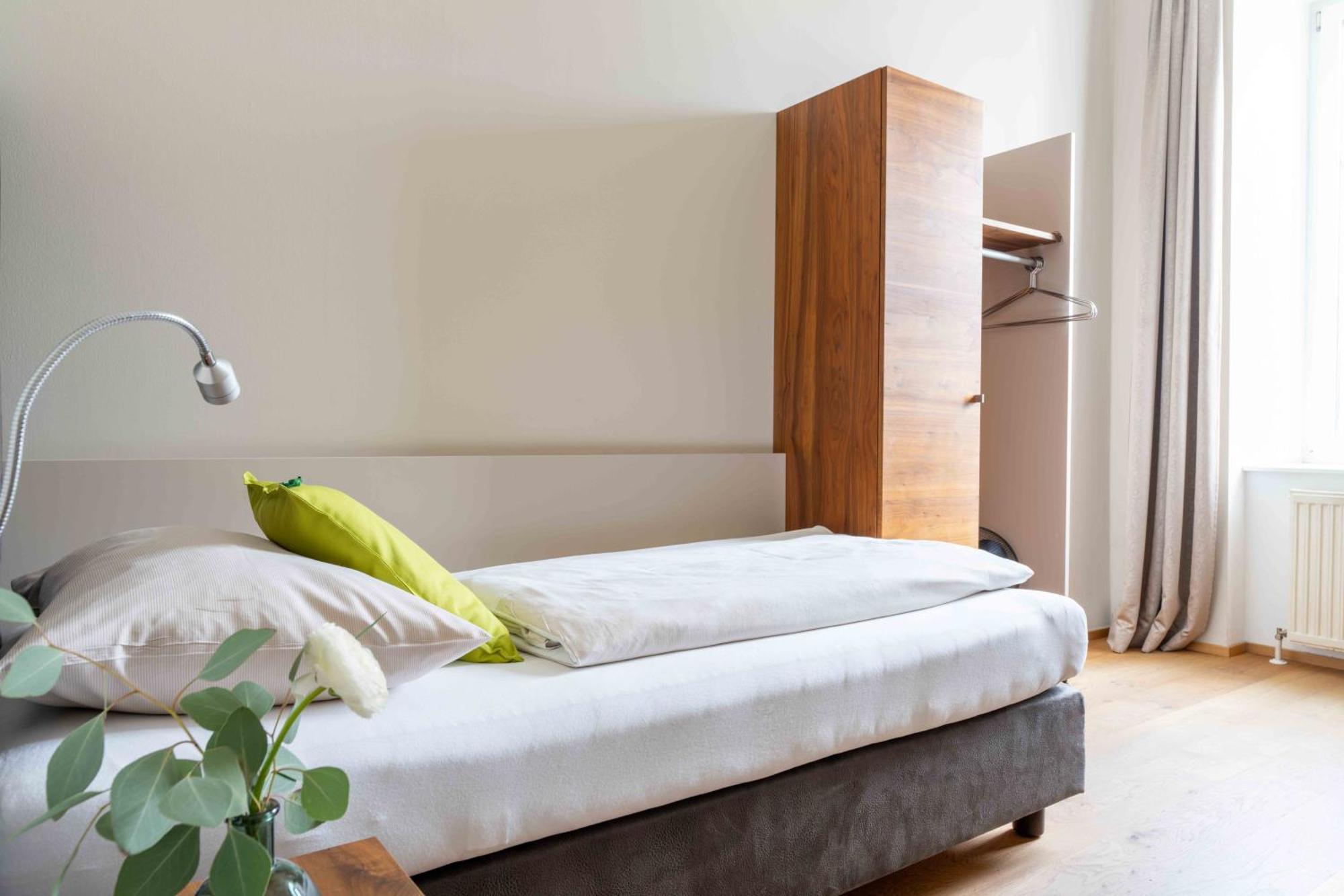 Eee Hotel Perg Екстер'єр фото