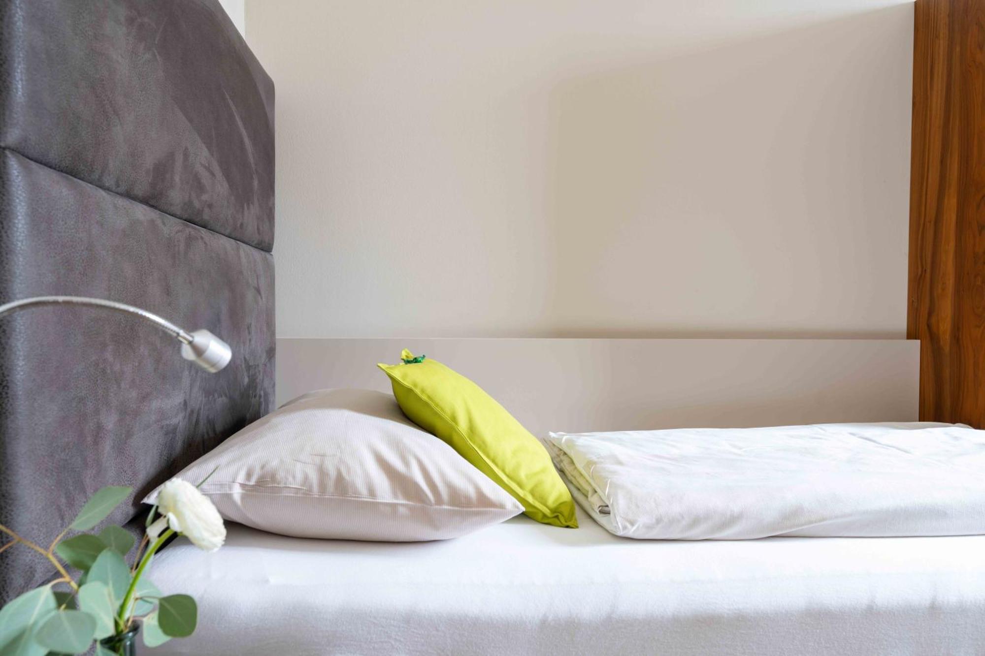 Eee Hotel Perg Екстер'єр фото